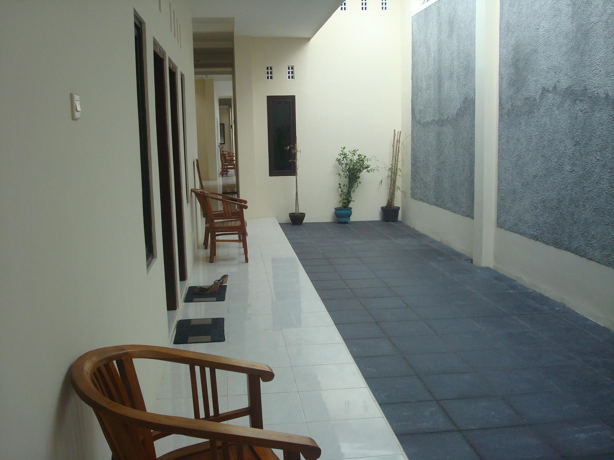 Spot On 2419 Rumah Nugraha Hotel Syariah Yogyakarta Exteriör bild
