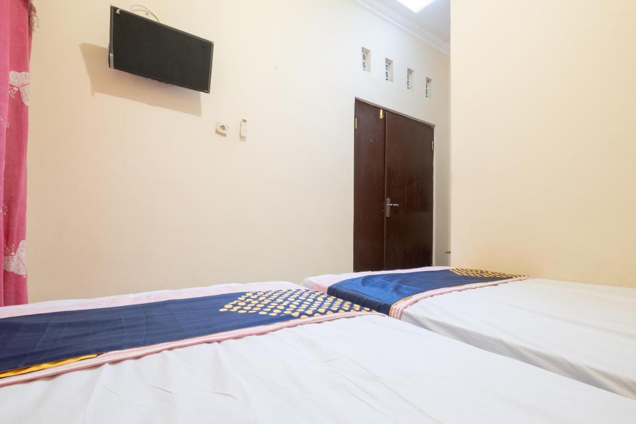 Spot On 2419 Rumah Nugraha Hotel Syariah Yogyakarta Exteriör bild