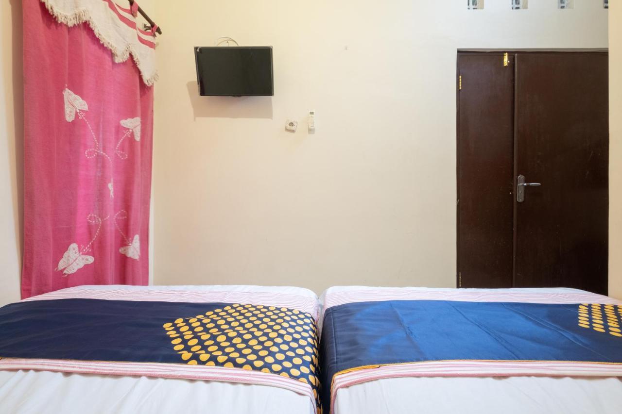 Spot On 2419 Rumah Nugraha Hotel Syariah Yogyakarta Exteriör bild